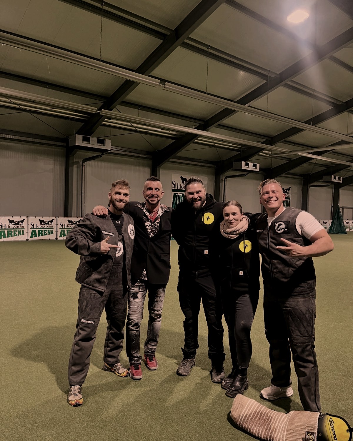 Das Team von K9 Franken in der Trainingsarena
